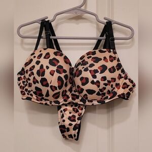NWOT Leopard Print Women's Bra/Thong Set Sz Small